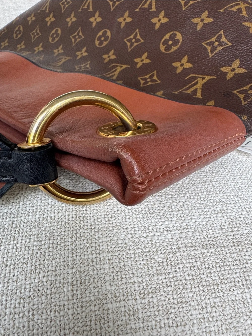 Louis Vuitton Monogram Tuileries Besace Hobo *Authentic* w COA